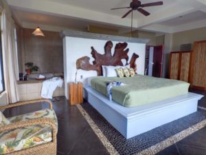 king-bed-with-stunning-headboard
