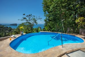 Casa-magnifica-pool-and-deck
